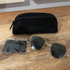Kendall and Kylie brand new sunglasses